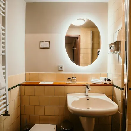 Omega Hotel 3*