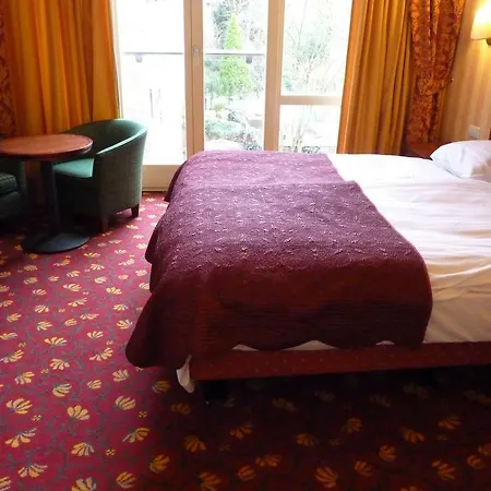 Omega Hotell 3*